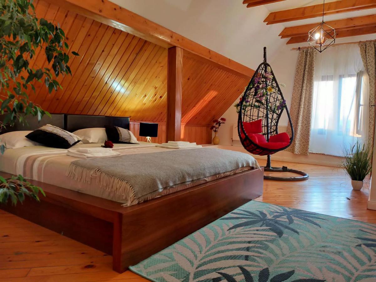 Casa Maria Roses Hotel Rîşnov Eksteriør billede
